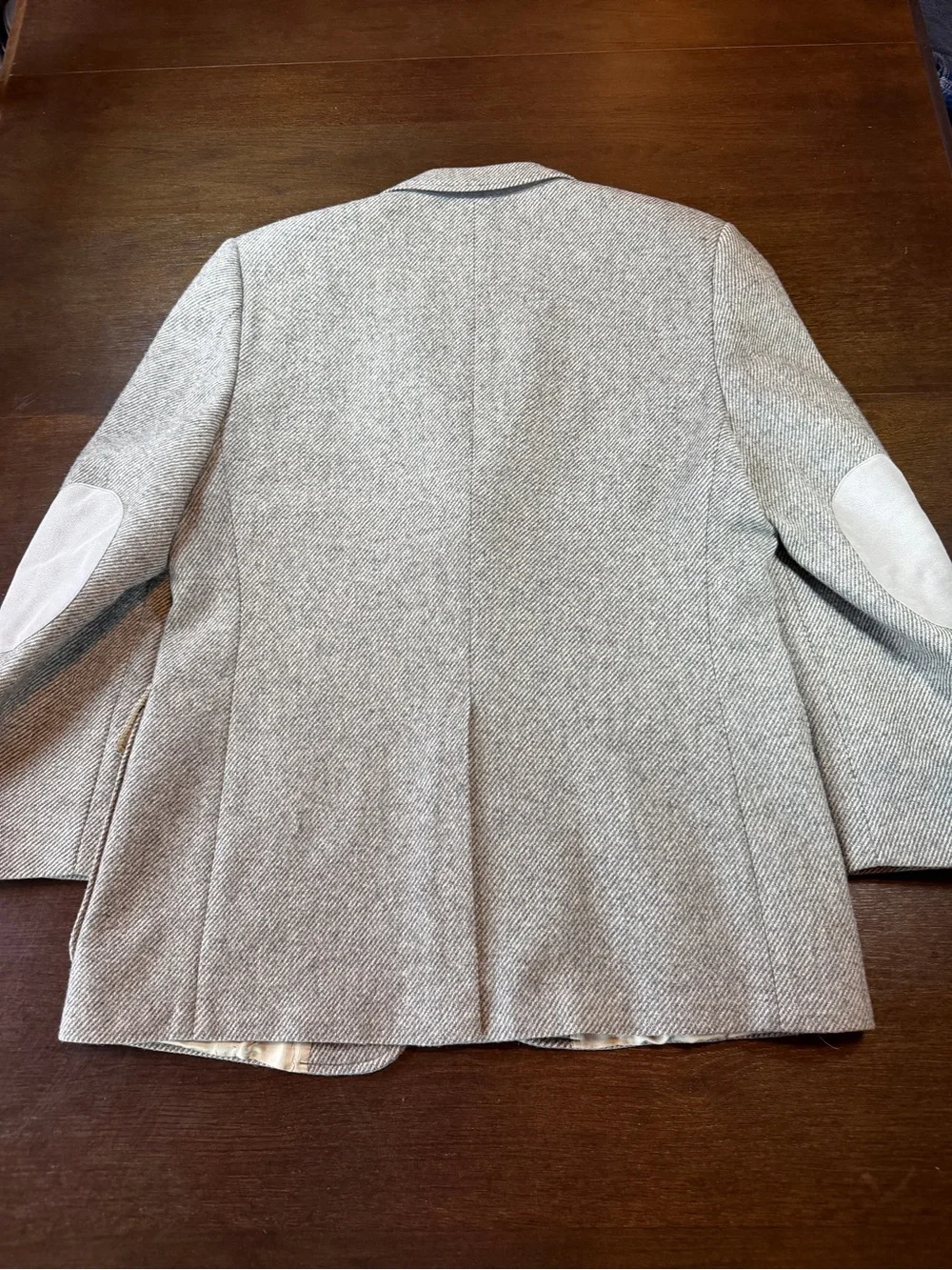 Men's Herringbone Gray Sport Coat with Elbow Patches EST. 40L
